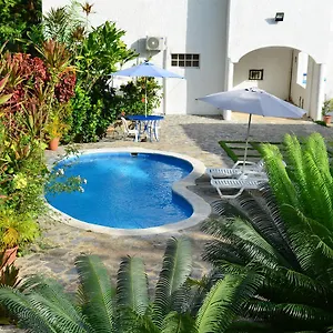 https://trade-winds-vacation-rentals.comcaribbean.com